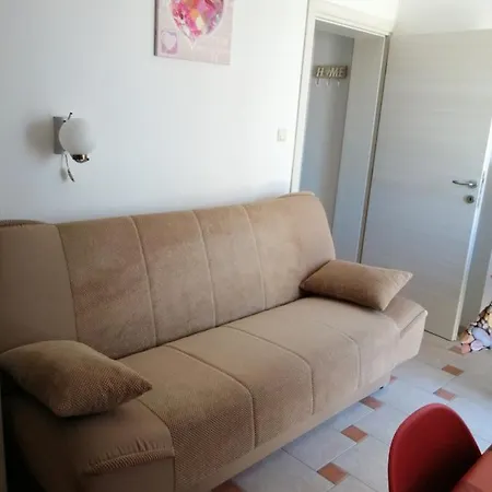 Apartman In With Balcony, Air Conditioning, Wifi 87-1