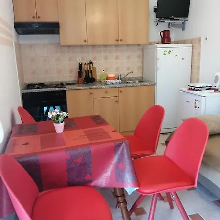 Apartman In With Balcony, Air Conditioning, Wifi 87-1 *